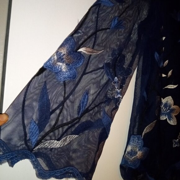 Alfani Blouse - Picture 2 of 2